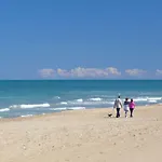 Playa Grande En Primera Linea De Playa Con Piscina Y Gran Terraza By Family Homes Apartment *